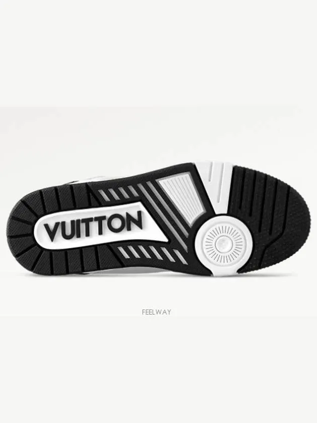 1ACP26 LV Trainer Sneakers
