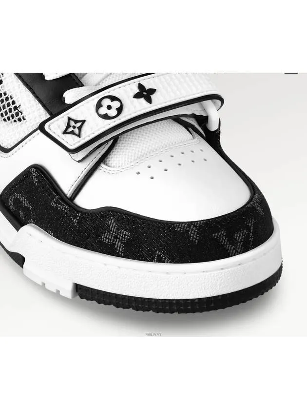 1ACP26 LV Trainer Sneakers