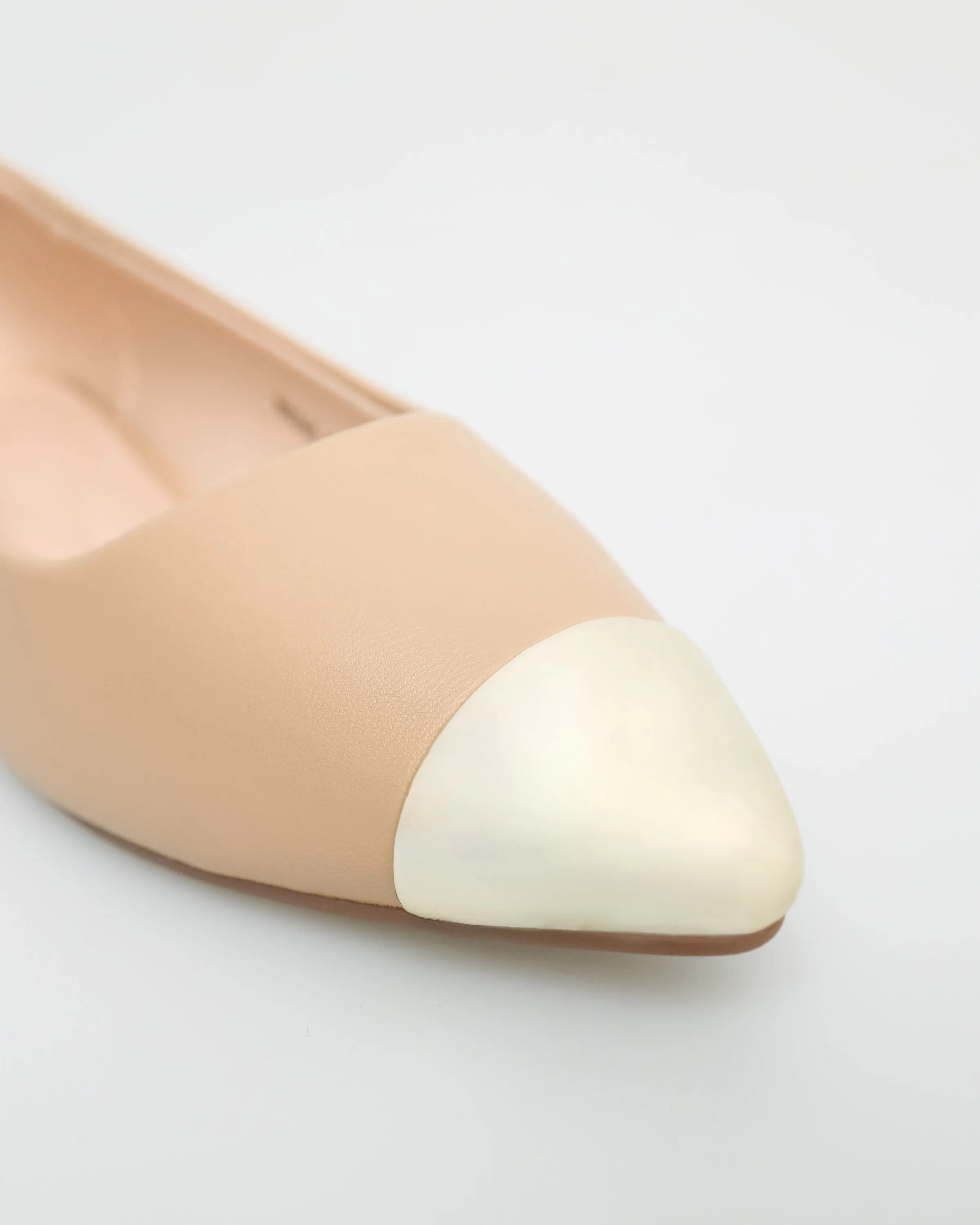 Tomaz NN348 Ladies Silver Cap Toe Flats