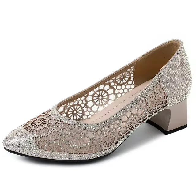 USS Shoes Maitte Women's Pointed Toe Pumps